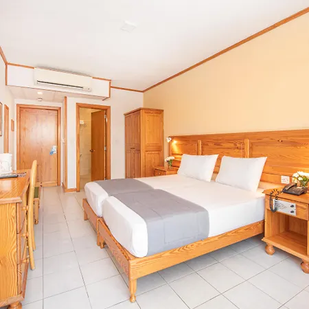 Gillieru Harbour Hotel-2